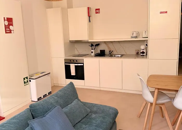 Guindais River View I