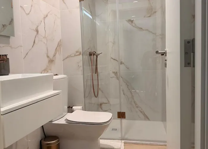 Guindais River View I